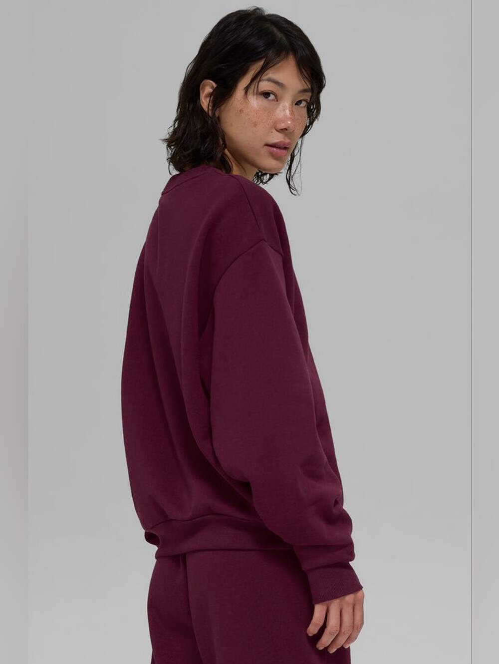 Alo Yoga Accolade Crew Neck Pullover - Picture 4 of 9